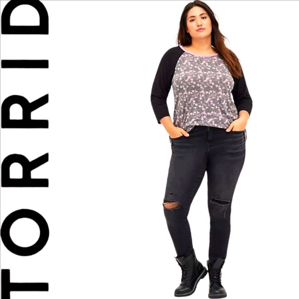 Torrid New Reglan Tee- Triblend Jersey Skulls Black